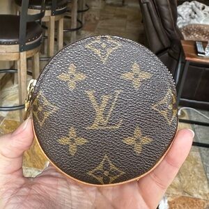 Authentic Louis Vuitton Round Coin Purse